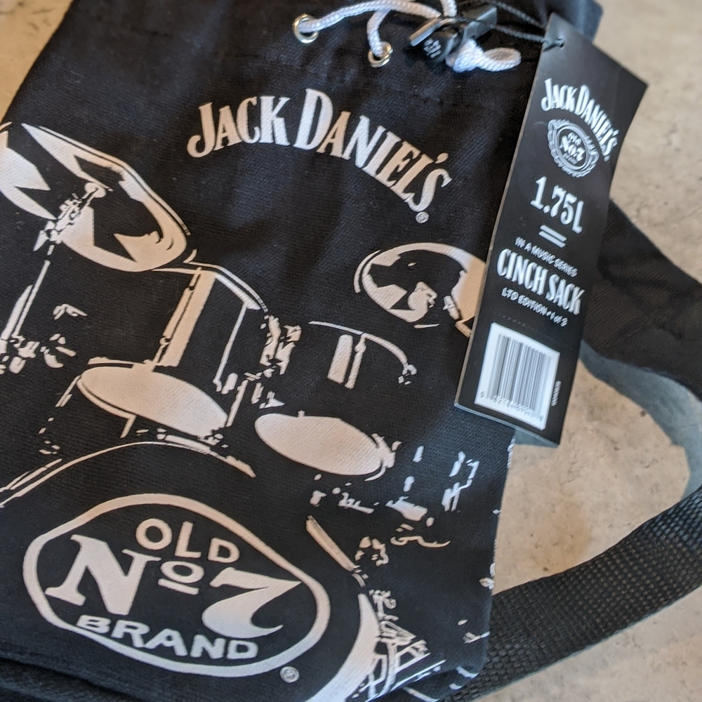 Nwot Jack Daniels Bundle Includes Pint Glass & Jd… - image 3